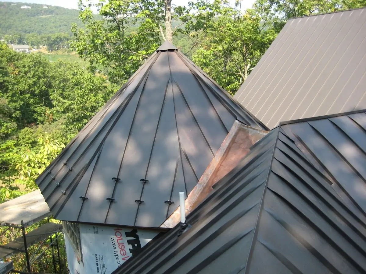 Professional Roof Tarp Installation by Craftsman Roofing in Green